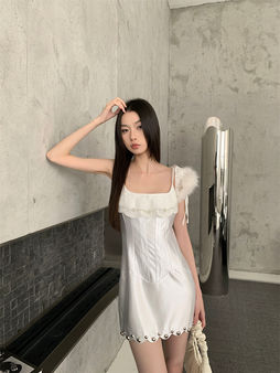 Punk Swan Feathers Mini Dress, White Satin A-Line, Strapless Pullover Silhouette