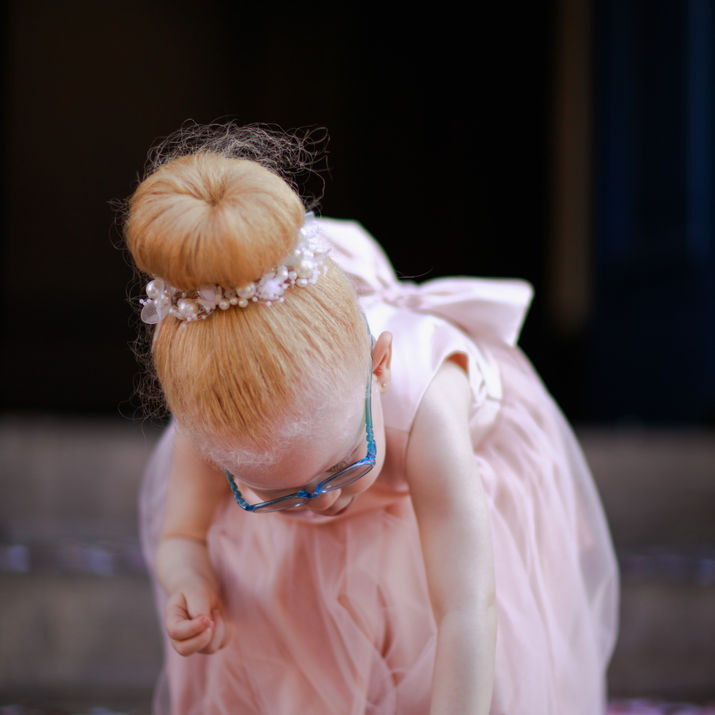 Cute flower girl photography