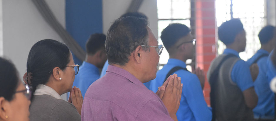 བཙན་བྱོལ་བོད་མིའི་ཤེས་ཡོན་ལྷན་ཚོགས་དང་ཤེས་ཡོན་སློབ་སྟོན་ཚོགས་ཆུང་གི་ཚོགས་མི་སློབ་དཔོན་ཆེན་མོ་སྤྱི་ཟུར་བསོད་ནམས་རྒྱལ་མཚན་མཆོག་འདི་སློབ་ཏུ་ཆེད་ཕེབས་ཀྱིས་ཞོགས་འཛོམས་ཀྱི་ལས་རིམ་ཁག་ལ་གཟིགས་ཞིབ་གནང་ཞིང་།