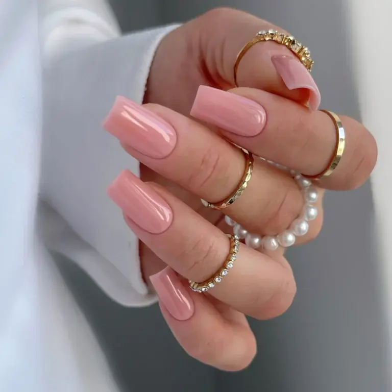 Miniature : Résultat du gel Jelly PRO Fuzzy sur ongles – finition naturelle rose-nude