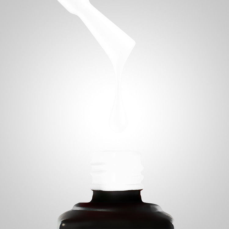 Flacon de Porcelain Base 379 – base blanche laiteuse, texture fluide et élégante