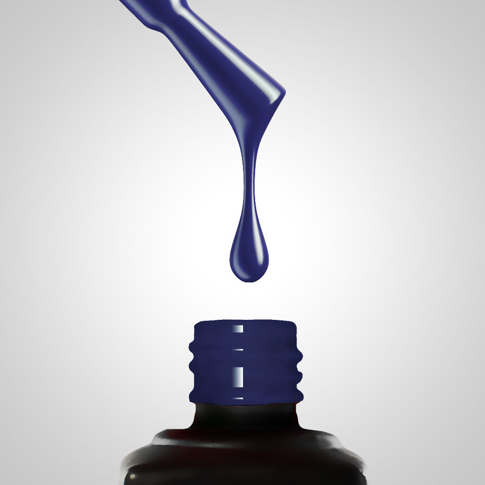 Goutte de vernis hybride Navy Blue de la collection Feel the Blues, bleu encre profond légèrement atténué