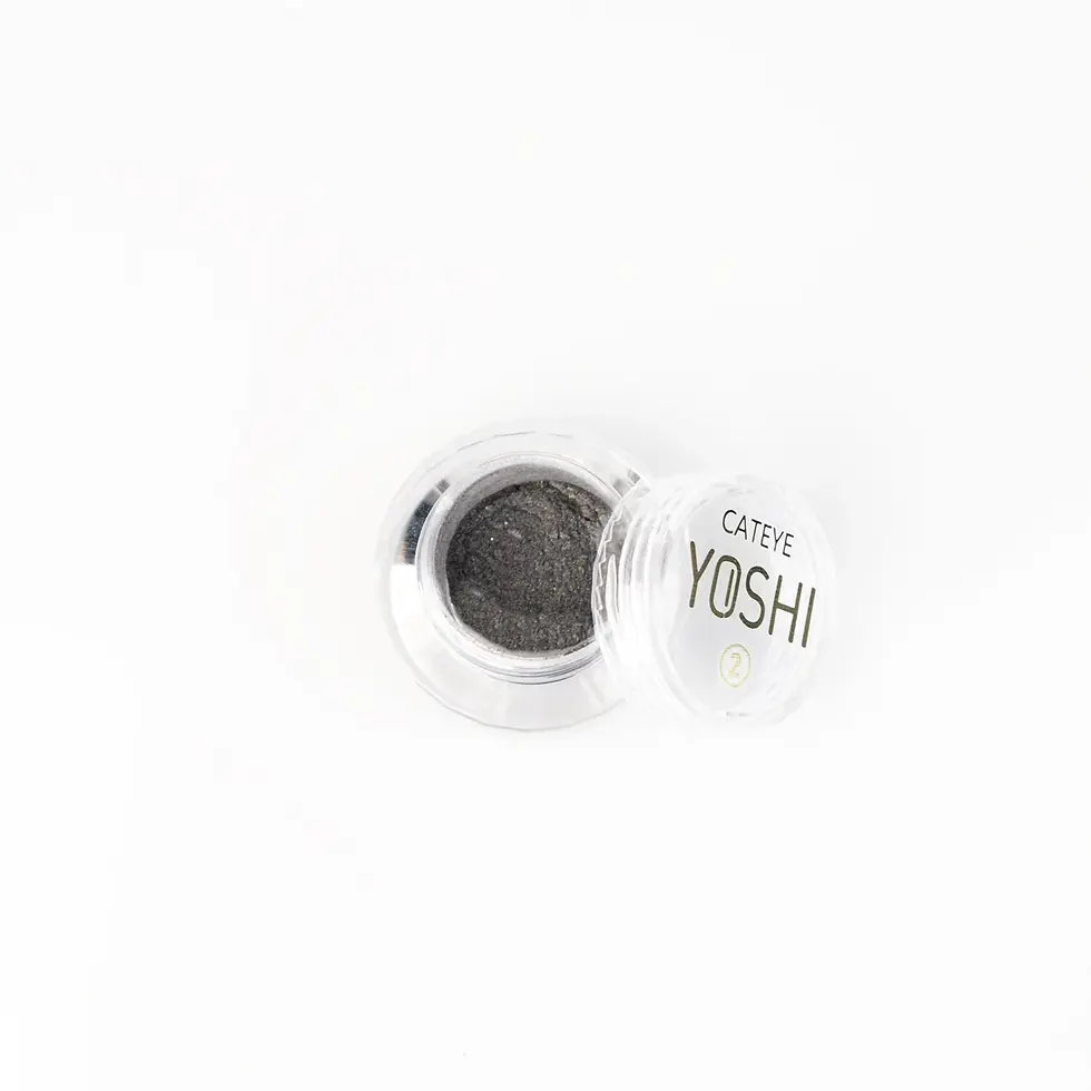 Miniaturbild: Poudre Cat Eye YOSHI N°2 argent, pot ouvert et couvercle vus du dessus.