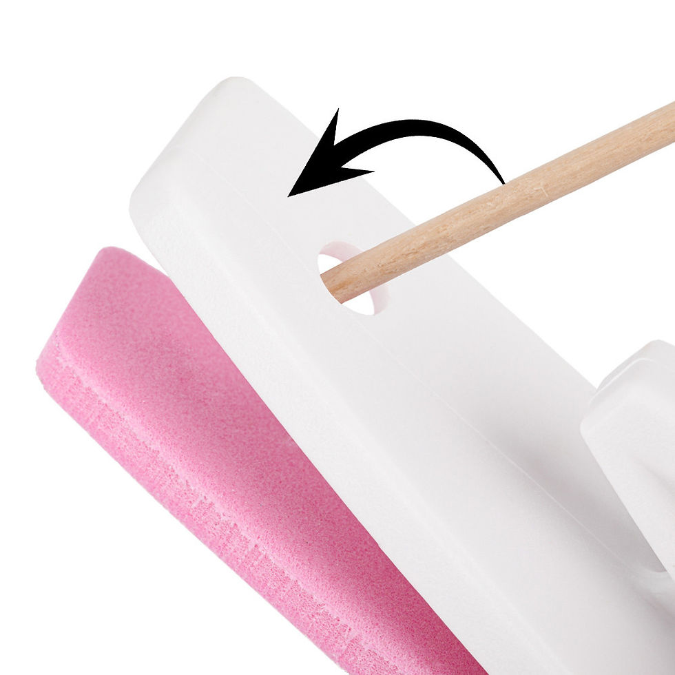 Miniature : Support de lime ComfortGrip MollyLac avec ouverture pratique pour insérer ou retirer la lime à l’aide d’un bâtonnet.