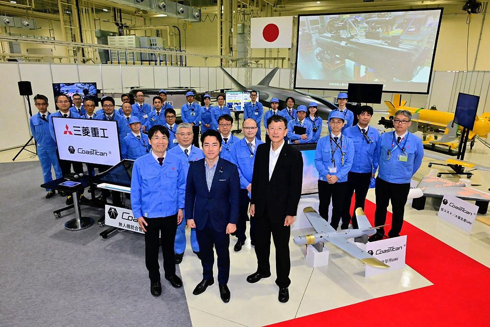 三菱重工業を訪れた小泉大臣(中央)=5月20日、愛知県(小泉氏のXより)