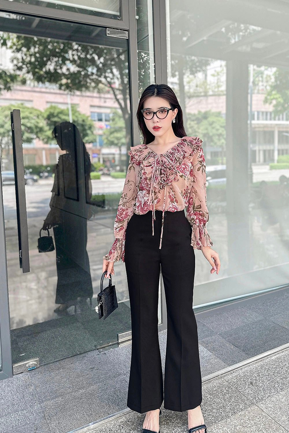 Quần đen công sở ống loe
