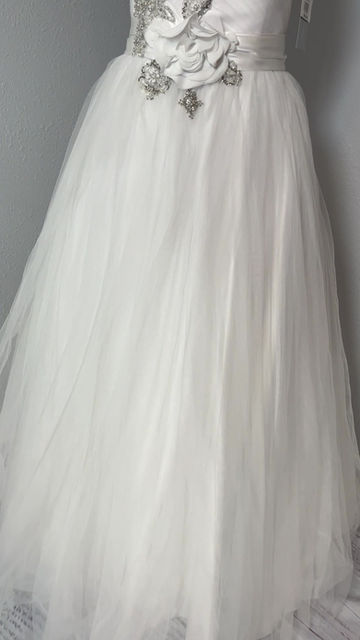 Thumbnail: Oleg Cassini CWG322 wedding dress size 6
