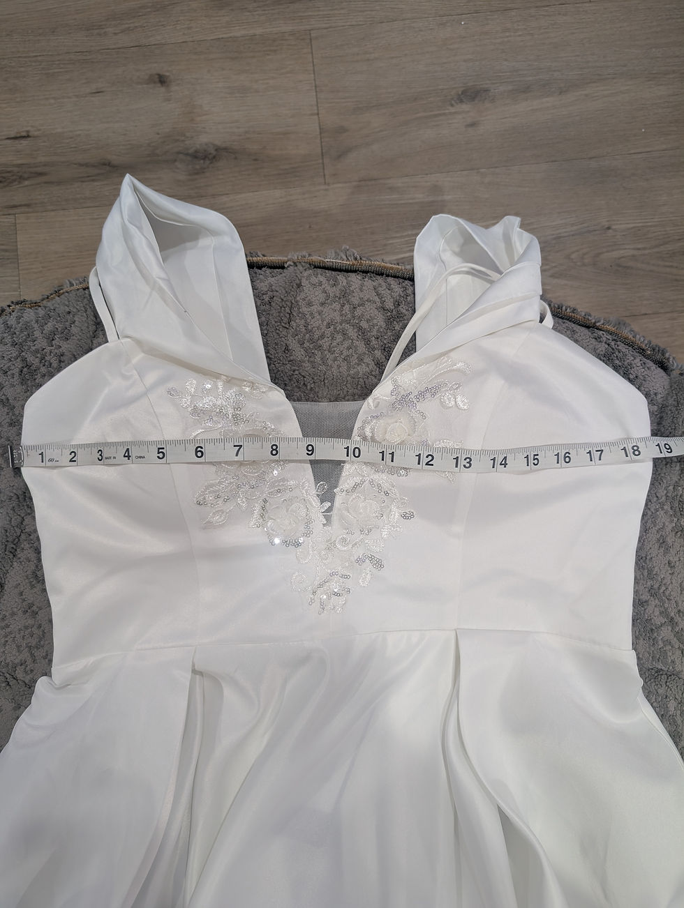 Thumbnail: Everpretty offshoulder wedding dress in white size 14