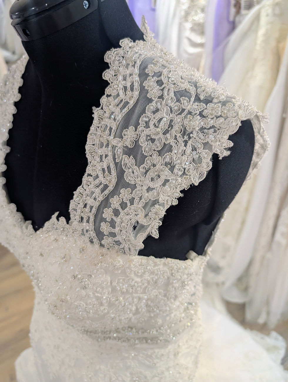 Thumbnail: Linda Lee Bridals lace wedding dress size 18 in white