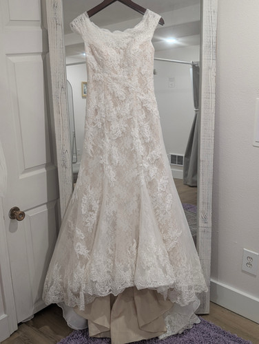 chinese dress ladies Never Worn Oleg Cassini Lace Off Shoulder Long Sleeve A-Line Ivory Dress