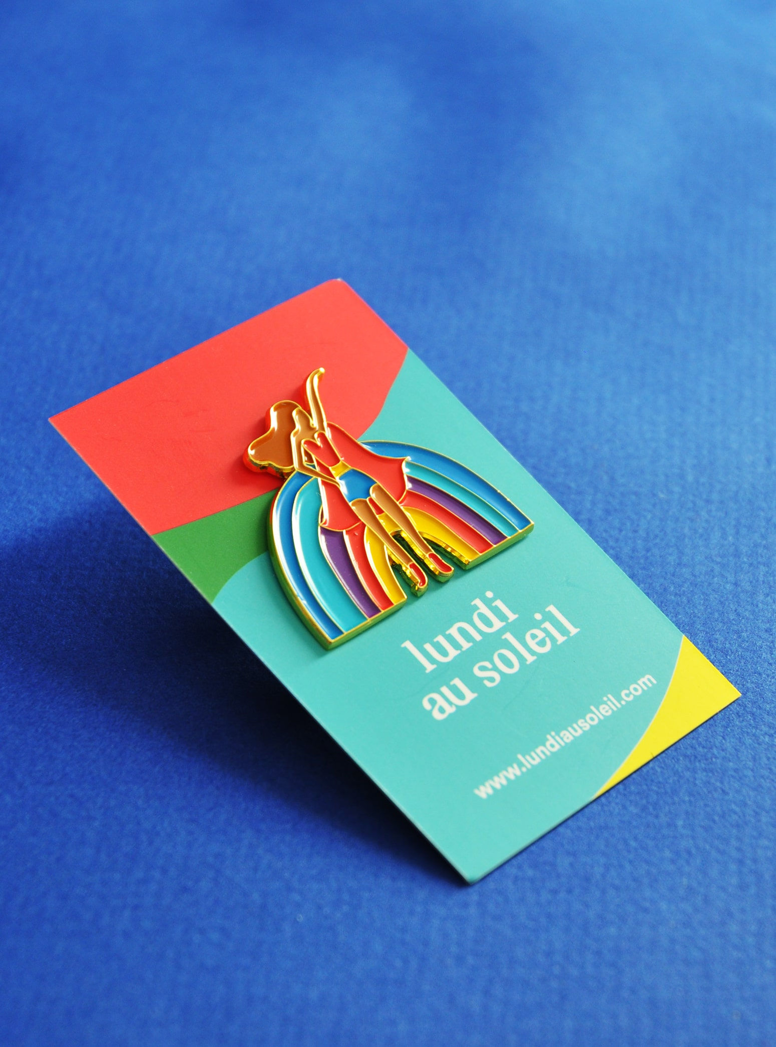 Lundi au Soleil• Pin's Rainbow girl