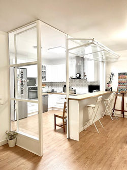 Cerramiento de cocina con ventana elevable
