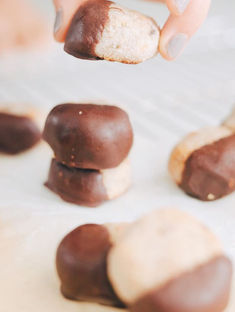 3 INGRIDIENT COCONUT MACAROONS