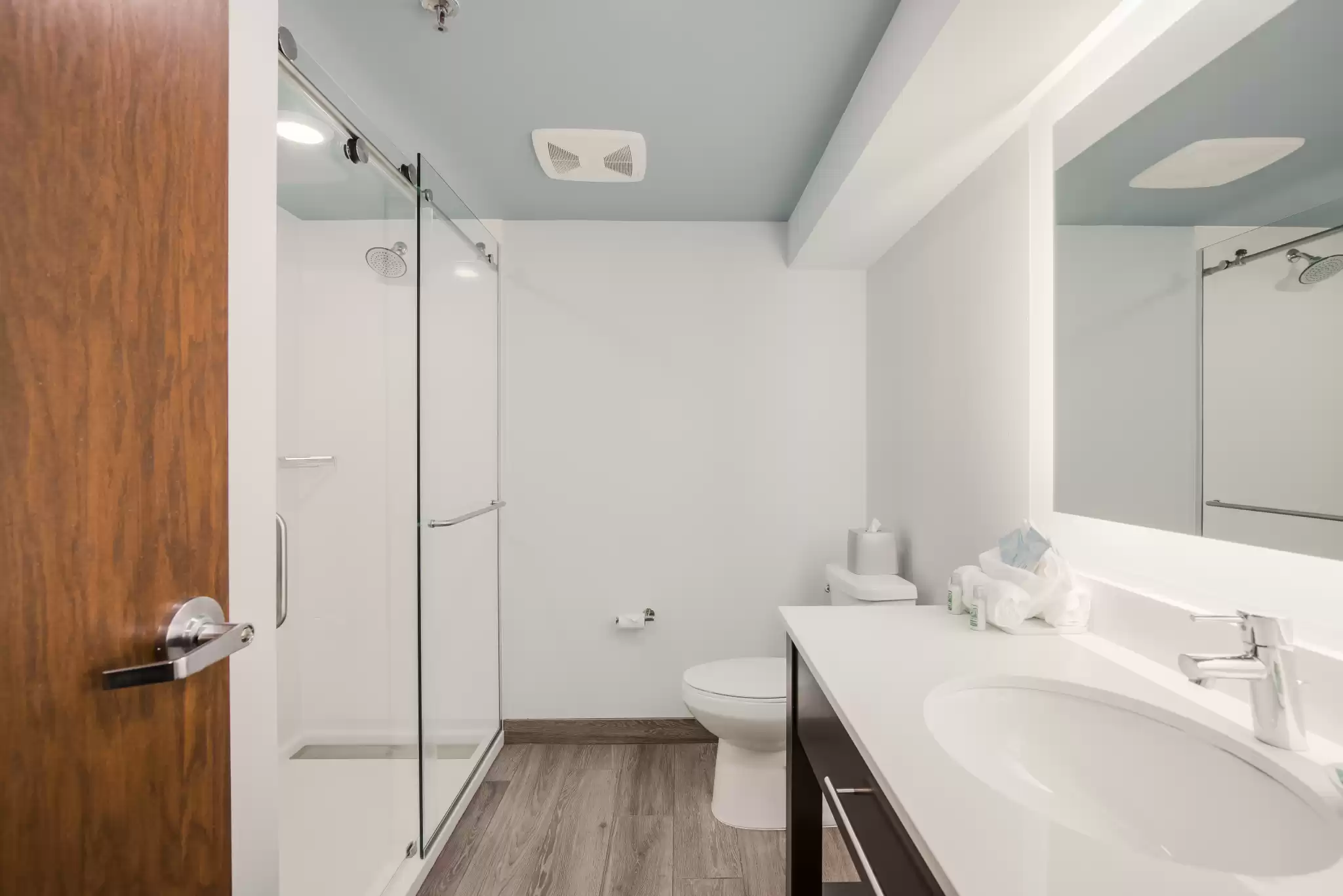 WI348zStandardBath1_1