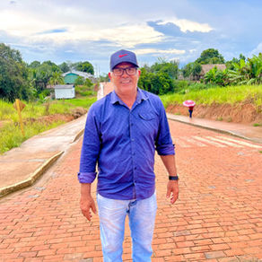 Prefeito Tamir Sá vistoria pavimentação em tijolos da rua Francisco Chagas de Moura - bairro Cohab