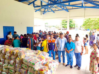 Prefeitura entrega mais de 100 cestas básicas a famílias que residem na zona rural do município