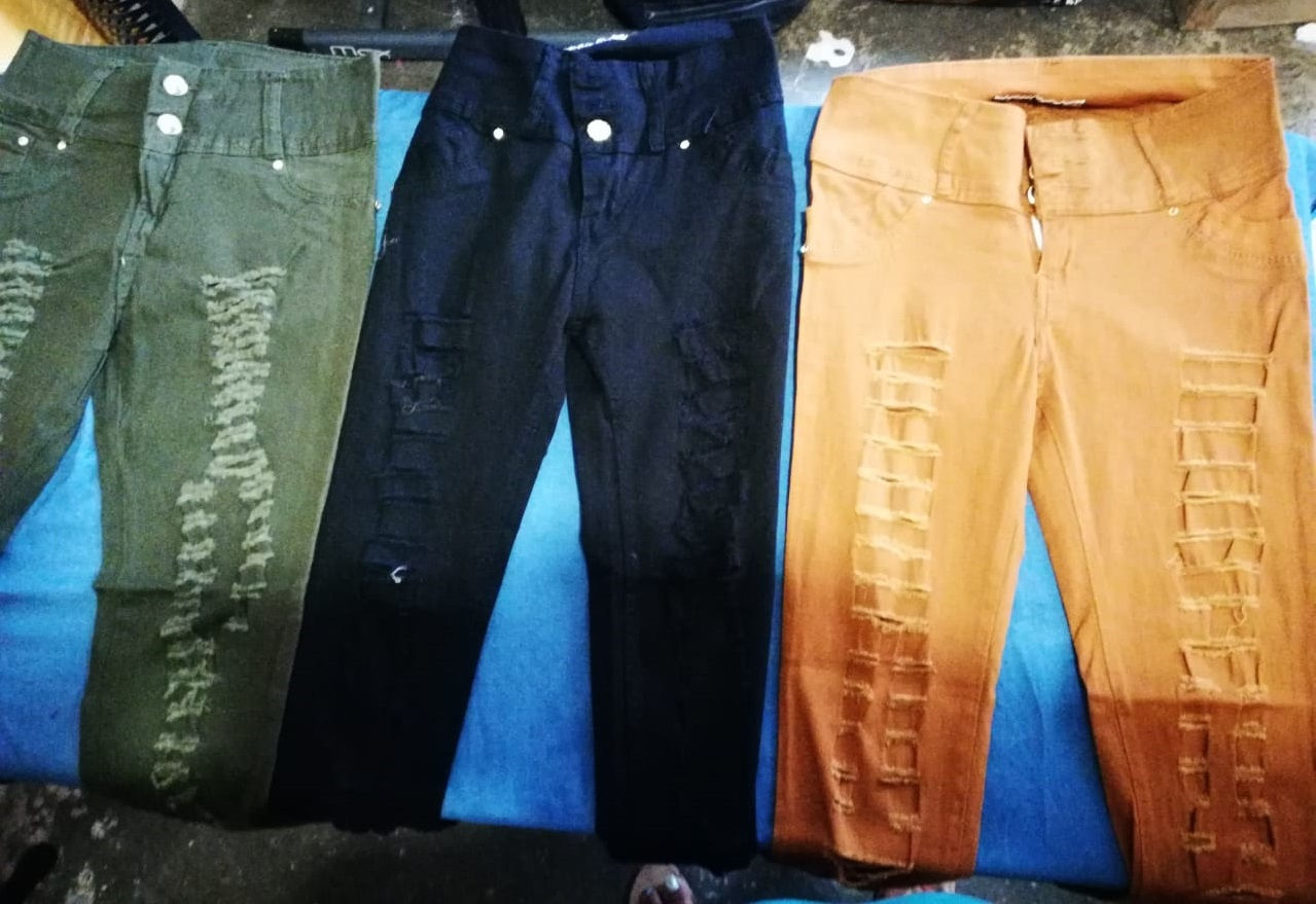 Pantalón Gabardina Roto