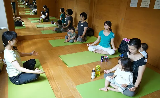英語でキッズヨガ 講師養成コース