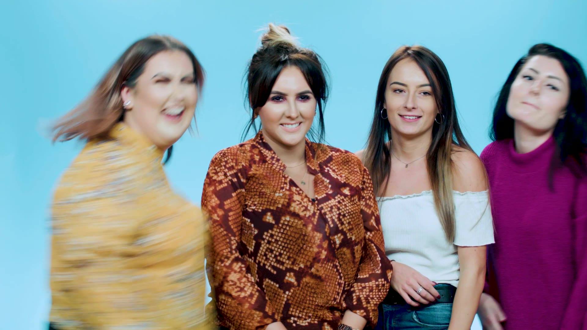 HERE THEY ARE!!
Meet Nadine, Shannon, Beth & Samantha – our new vloggers! 🙌😍
Our fantastic four will be bringing you everything from their favourite savvy buys to top make up tips!
Stay tuned to see Shannon’s vlog next week! 😁