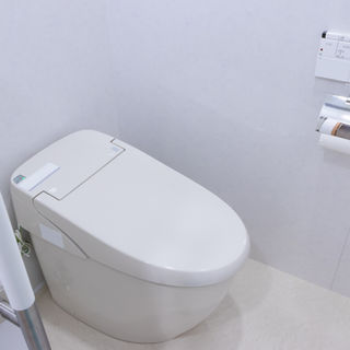 リフォームしてきれいになったトイレのイメージ