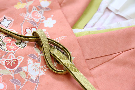 柄物の着物はより美しく