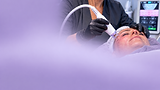 RF-Microneedling im eleganten Spa-Setting.png