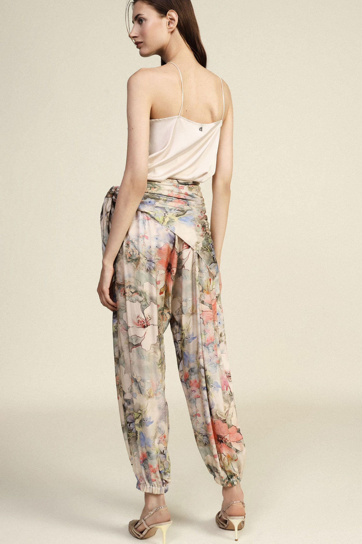 TROUSERS WITH SCARF
