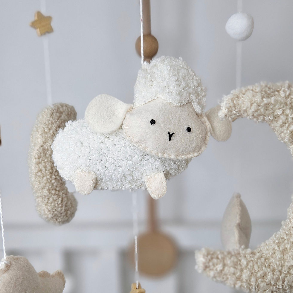 מובייל כבשה ו2 ירחים