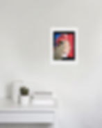 tirage art édition limitée 30x40cm sur mur blanc du portrait de Marianne et drapeau France