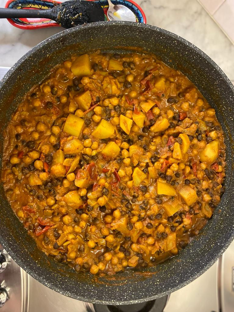 CURRY DI CECI E PATATE