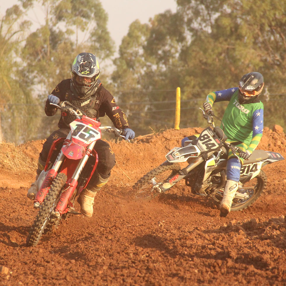 Luiz Moura #15 e Pedro Cirino #814