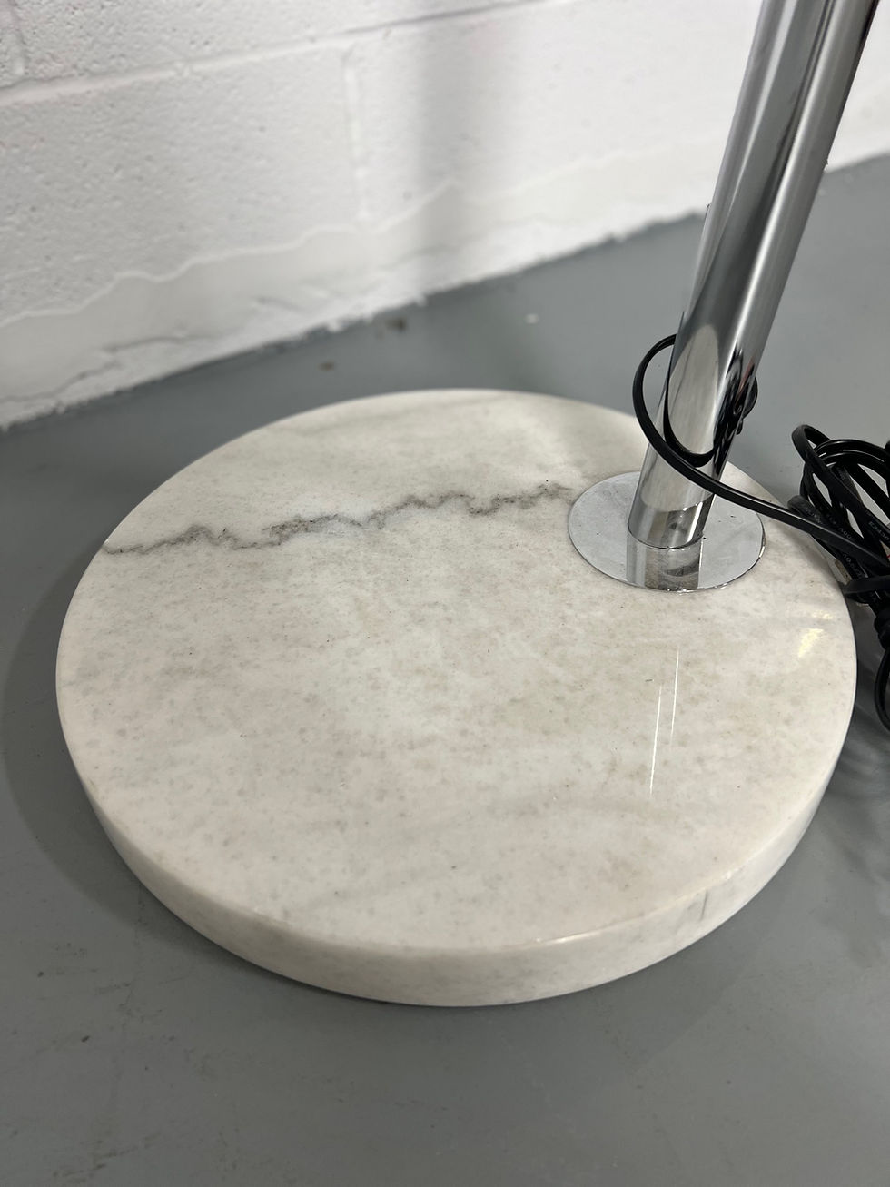 Thumbnail: Vida Floor Lamp
