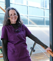 DR BRIGITTE PRÉDEVAL - Pose