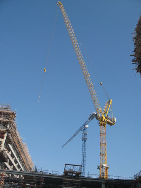 Bahrain-City-Centre-Project-HKL1855-18ton-Luffing-Crane.jpg