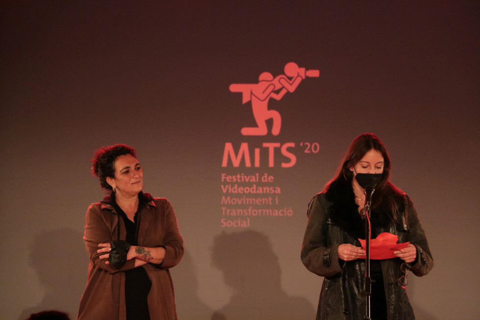 Rita y premiada.jpg