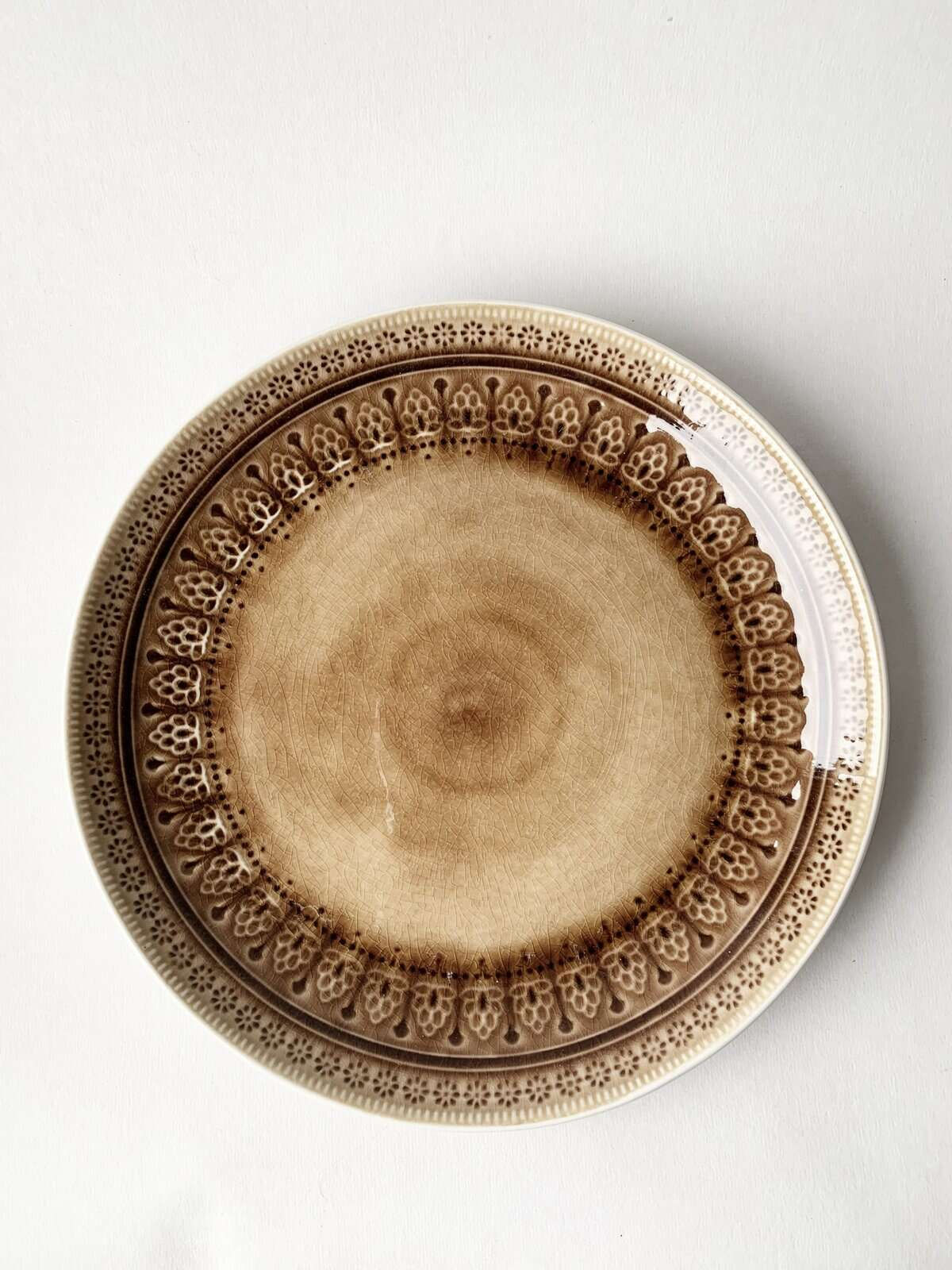 Valborg middagstallerken – Ø 27 cm, brun