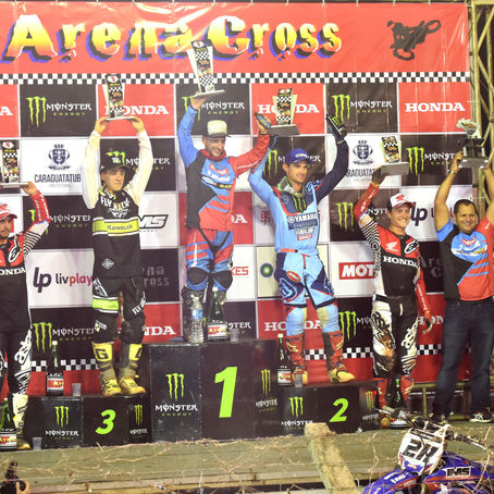 
Com show nas pistas, Paulo Alberto vence todas as disputas do Arena Cross em Caraguatatuba