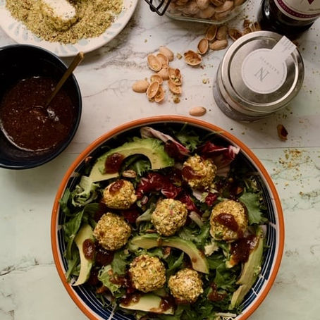ENSALADA DE QUESO CON VINAGRETA DE HIGOS
