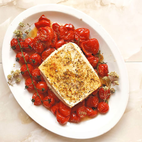 QUESO FETA AL HORNO CON TOMATITOS