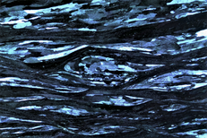 MO06 MADEIRA AZUL: MICROESTRUTURA DE UM HÍBRIDO METÁLICO