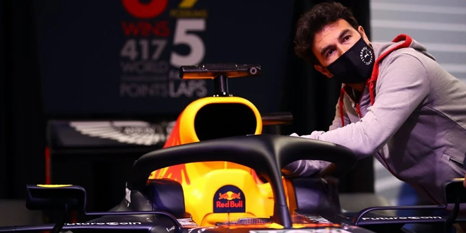 Sergio Pérez llega con ganas a Red Bull: "Vamos a trabajar y a tener una gran temporada juntos"