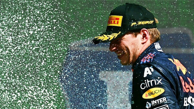Verstappen: "Las paradas en boxes fueron perfectas y el coche fue bien durante toda la carrera"