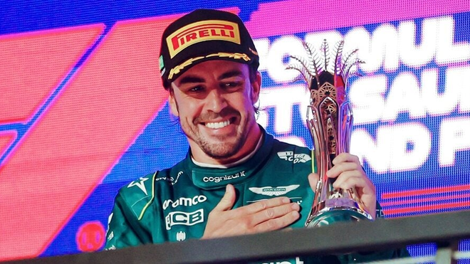 Sebastian Vettel: "Estoy contento por Alonso, ahora puede y está ahí arriba"