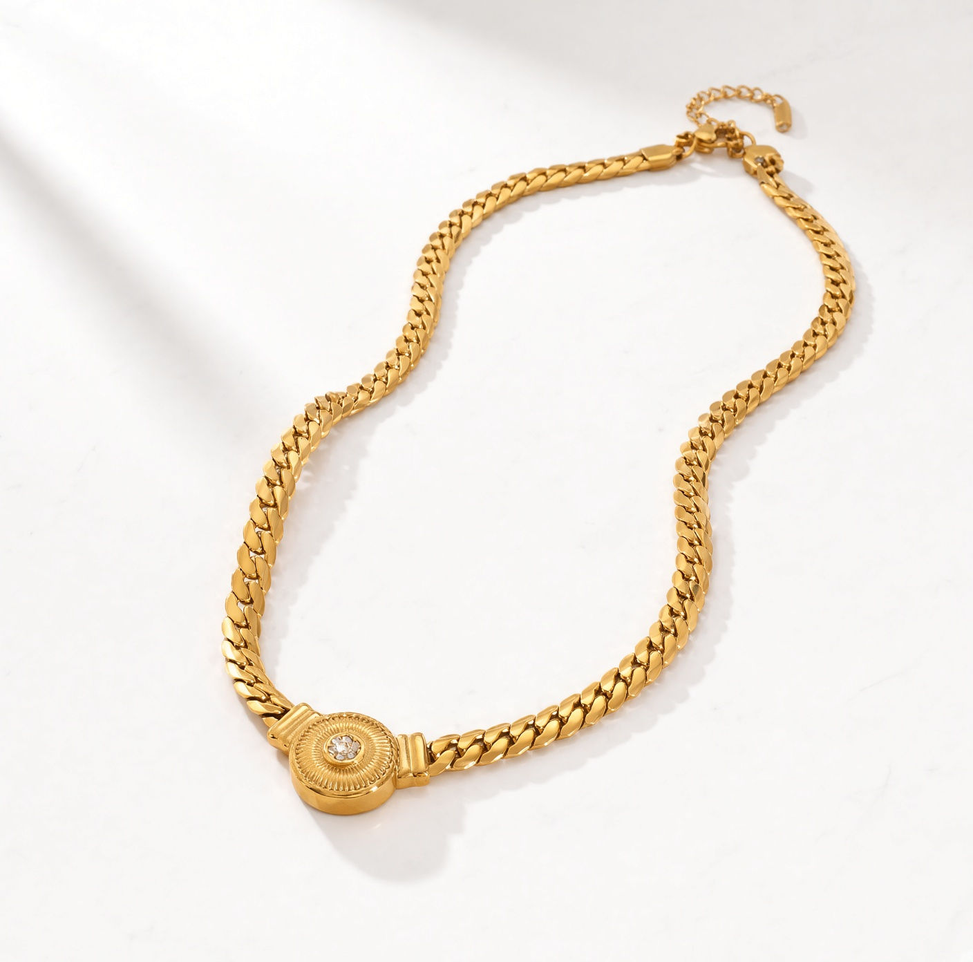 Ribbed Round Zircon Pendant Necklace in 18K Gold Stainless Steel