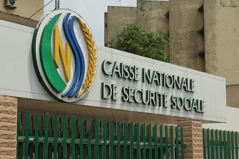 Cette régularisation constitue une étape essentielle pour permettre aux footballeurs concernés de mieux faire valoir leurs droits sociaux et, le cas échéant, de bénéficier des services prévus par la CNSS, notamment la pension retraite, les prestations sociales et les dispositifs d’accompagnement liés à leur parcours professionnel. Cette action s’inscrit dans une volonté plus large de renforcer la protection sociale des athlètes, de valoriser leur contribution au développement du football national et de garantir une meilleure prise en compte de leurs droits, aussi bien pendant leur vie professionnelle qu’après leur retraite sportive.
