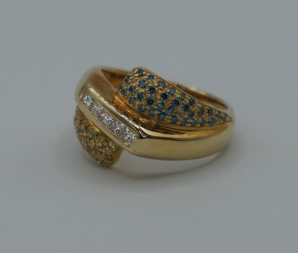 Thumbnail: 18 K Yellow Gold Ring with Diamond