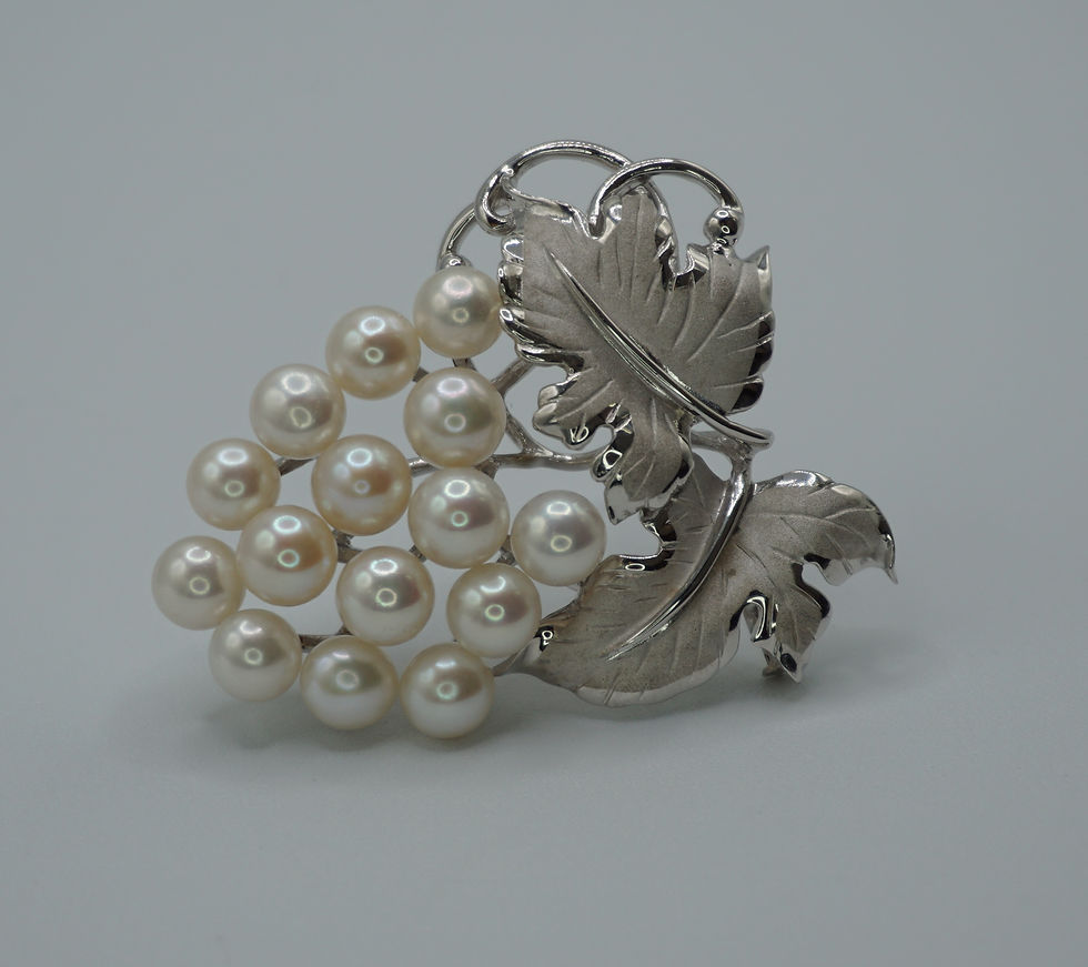 Thumbnail: Interchangeable Sterling Silver Pendant Brooch with Freshwater Pearls