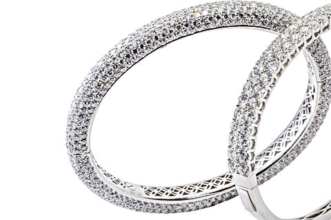 18k White Gold Eternity Bangle Bracelet with 16.41 carats of diamonds pave set