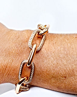 18k Rose Gold Chunky Pave Link Bracelet featuring 6.30ct of Round Diamonds
Ref# 171-17267 - Call for pricing