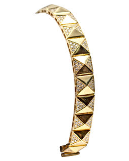 18k Yellow Gold Pyramid Bracelet featuring 2.53ct of Round Diamonds
Ref# 171-17226 - Call for pricing